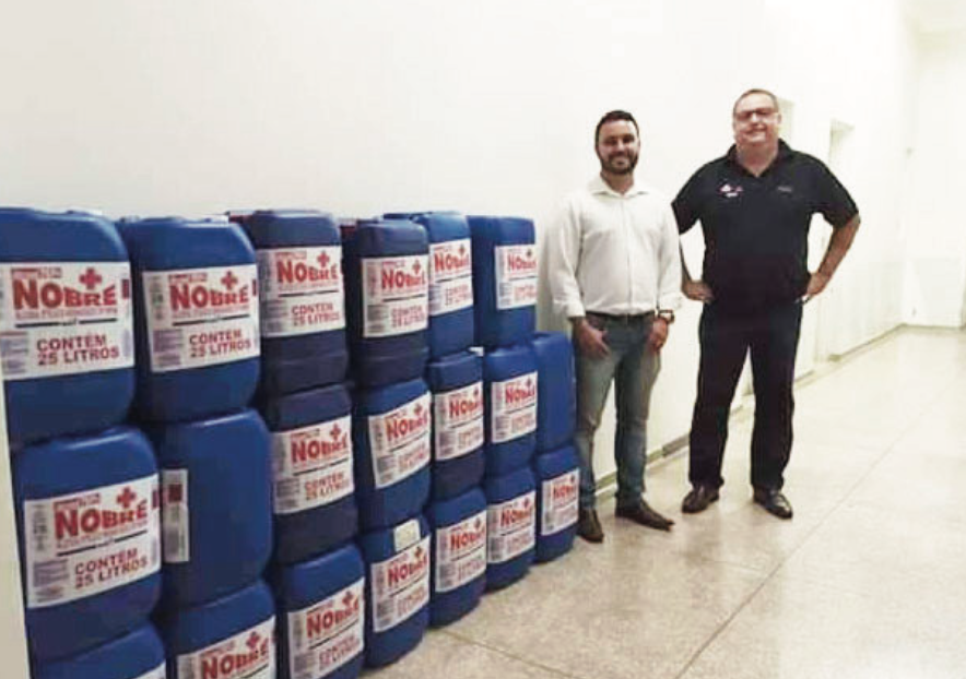 M. Nobre Produto De Limpeza Doa Álcool Para A Santa Casa, Asilo E Santuário.